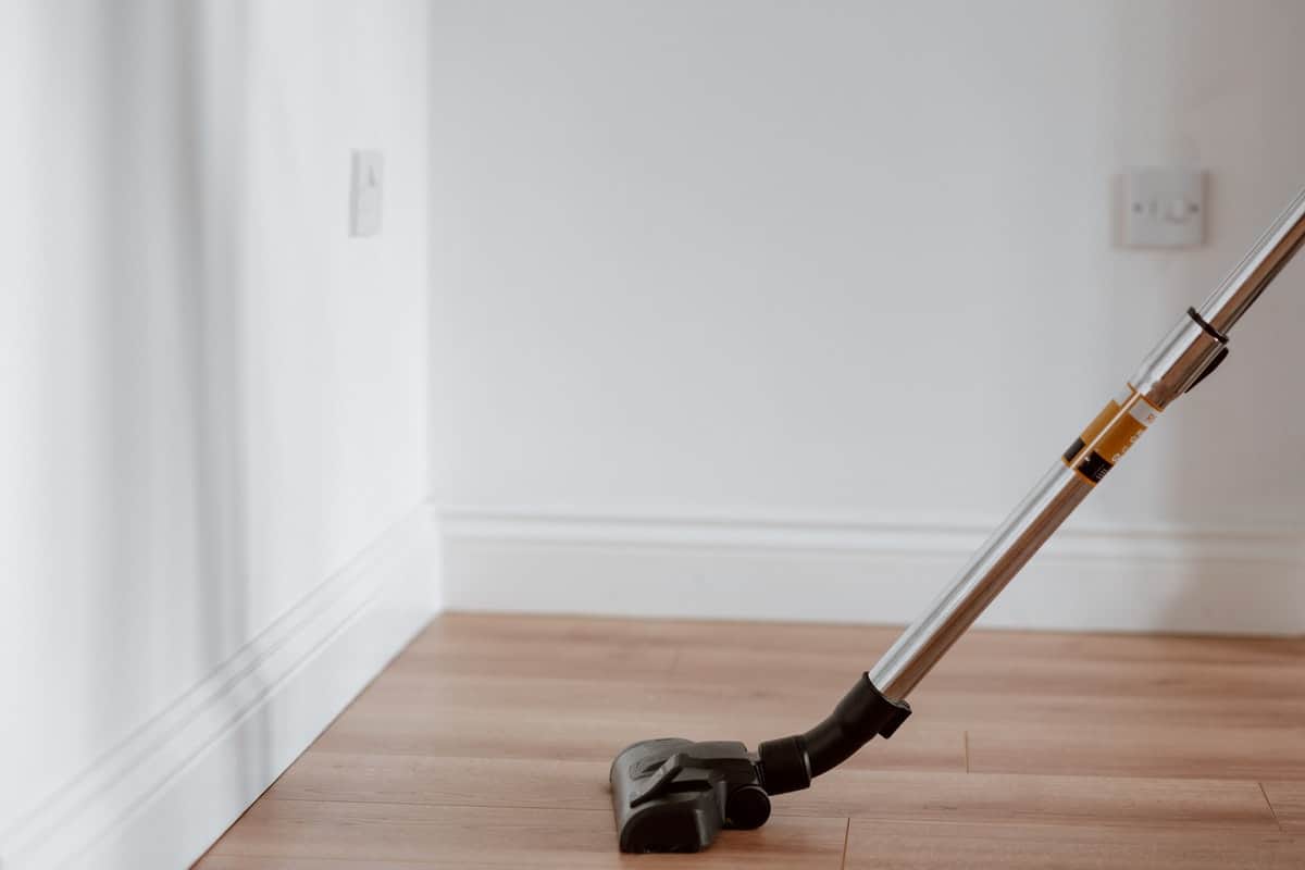 Are Shark Cordless Vacuum Batteries Replaceable [A Guide]