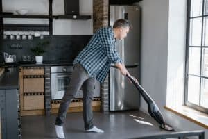 are the black and decker cordless stick vacuum batteries replaceable?