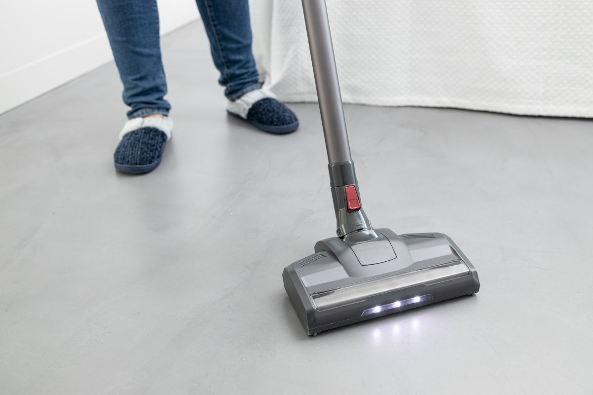 Dyson Cordless Vacuum - What Does The Blue Light Mean (2)