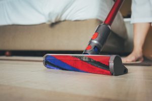 dyson v6 vs v6 absolute: who comes out on top?