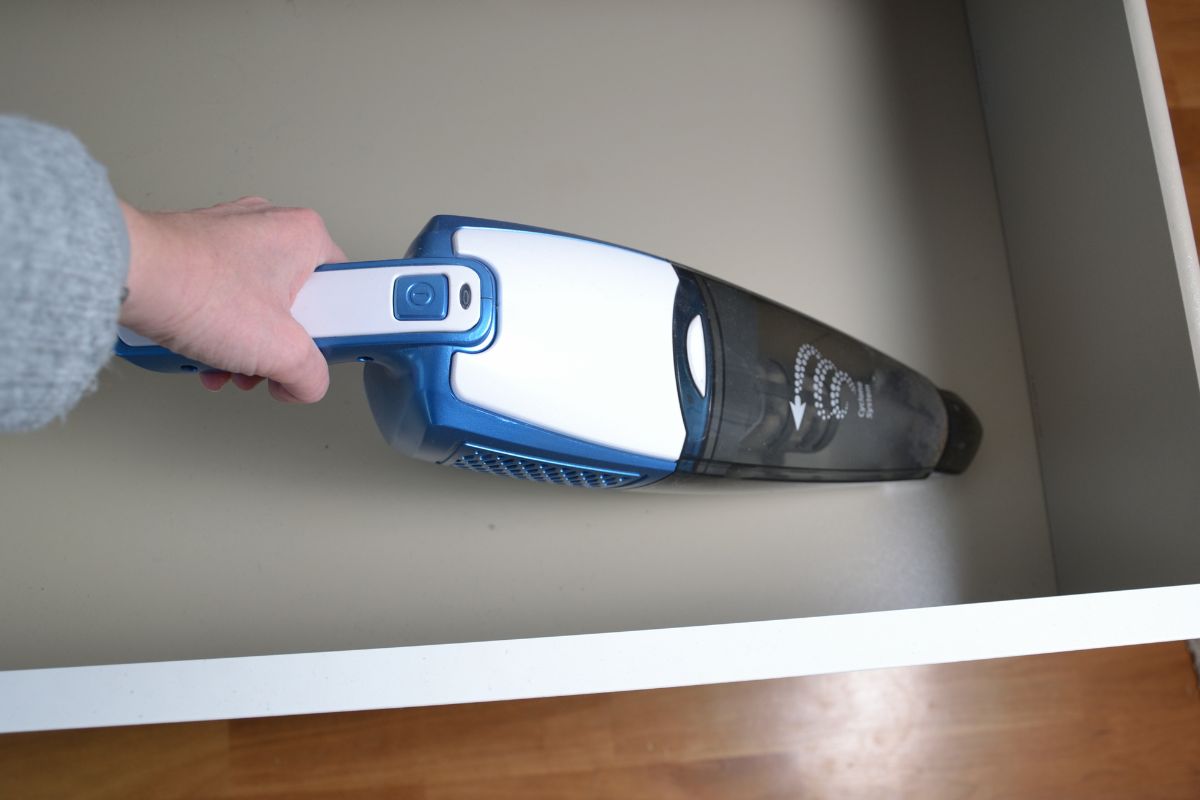 How To Charge Cordless Handheld Vacuums