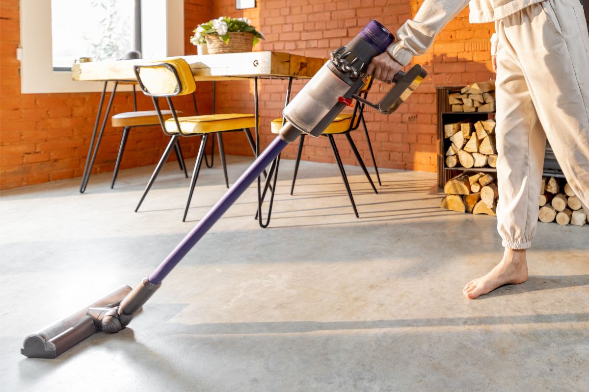 How To Clean Dyson V7