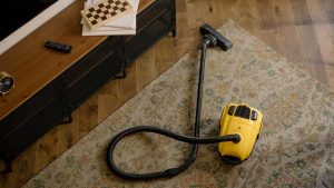 are vacuums with bags better? pros and cons of bagless and bagged vacuums